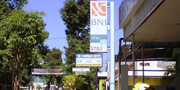 kampung inggris BNI ATM BNI Kampung Inggris